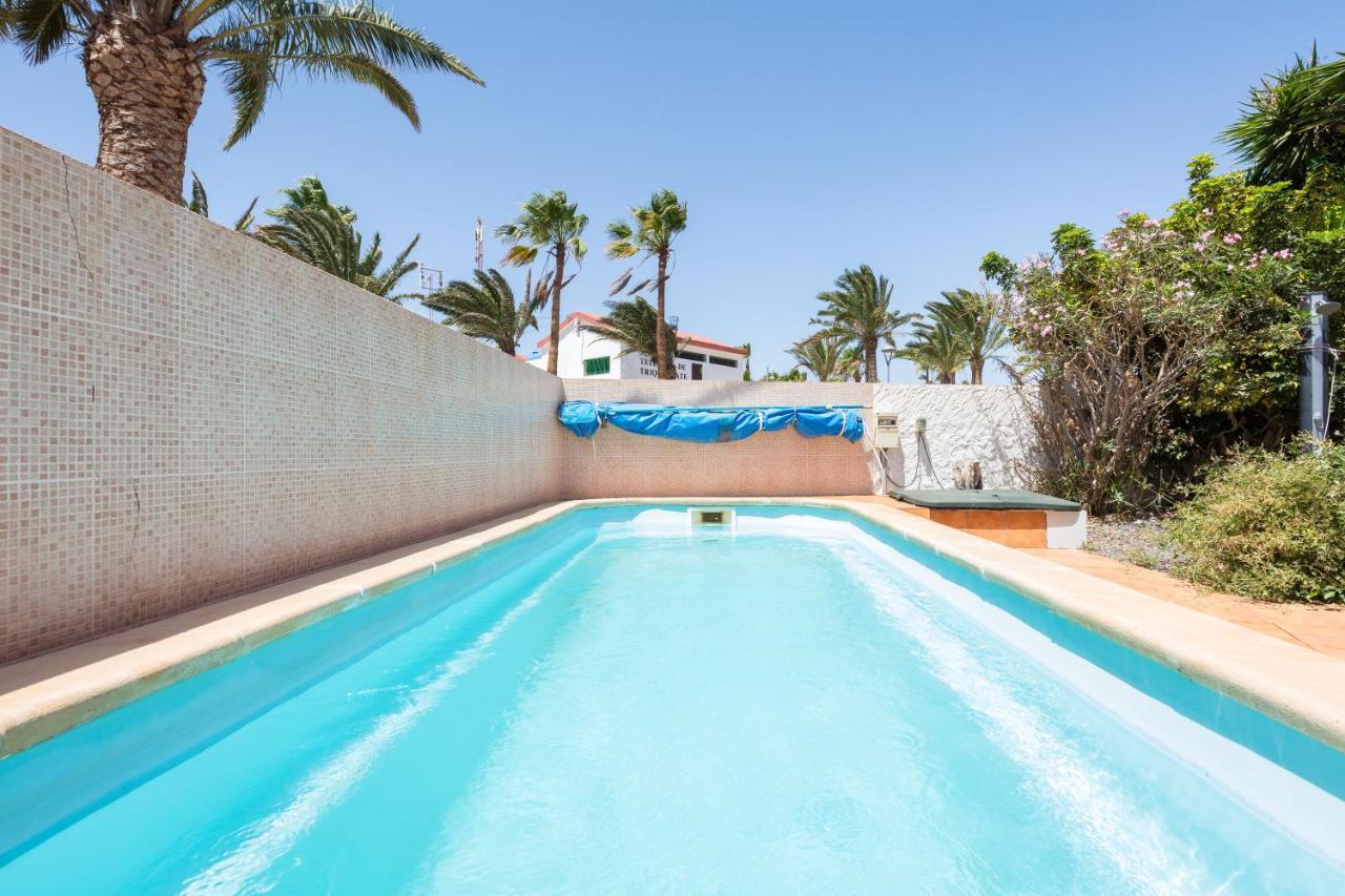 Home2Book Quiet Villa With Private Pool Triquivijate Exteriér fotografie