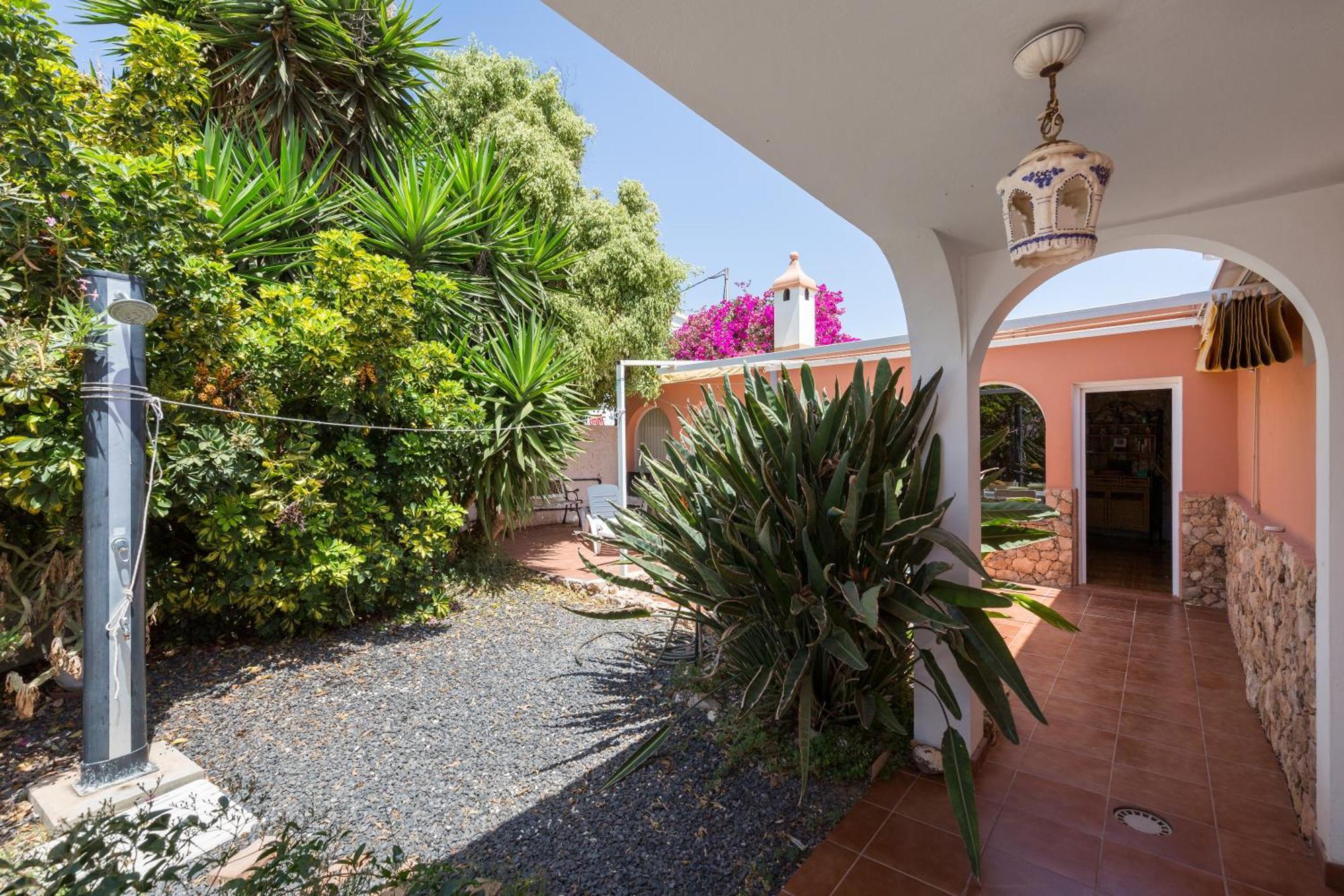 Home2Book Quiet Villa With Private Pool Triquivijate Exteriér fotografie